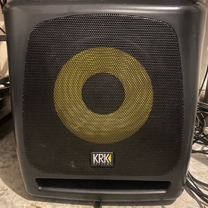 In great condition! Incredibly clear low end. All cables included. Asking $300